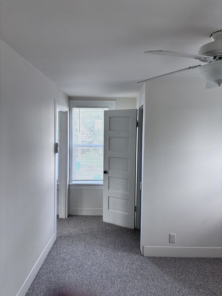 14935 S Center St - Photo 6 of 11
