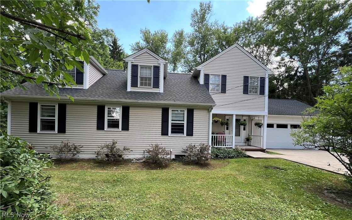 75 Olive St - Photo 2 of 32