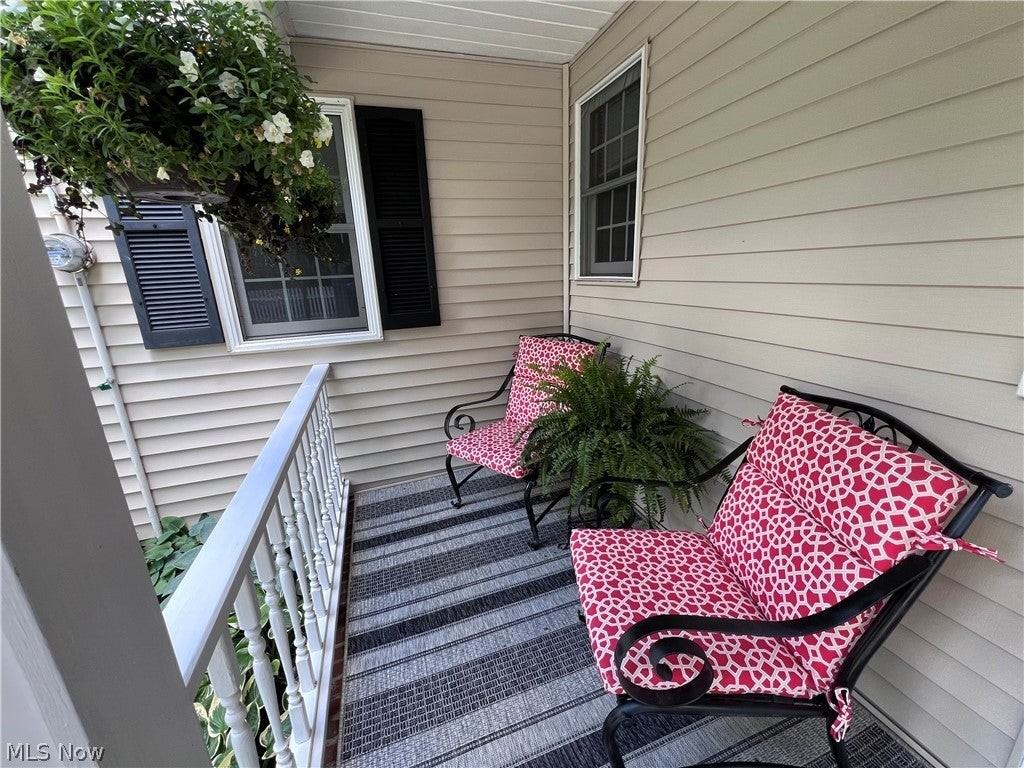 75 Olive St - Photo 3 of 32