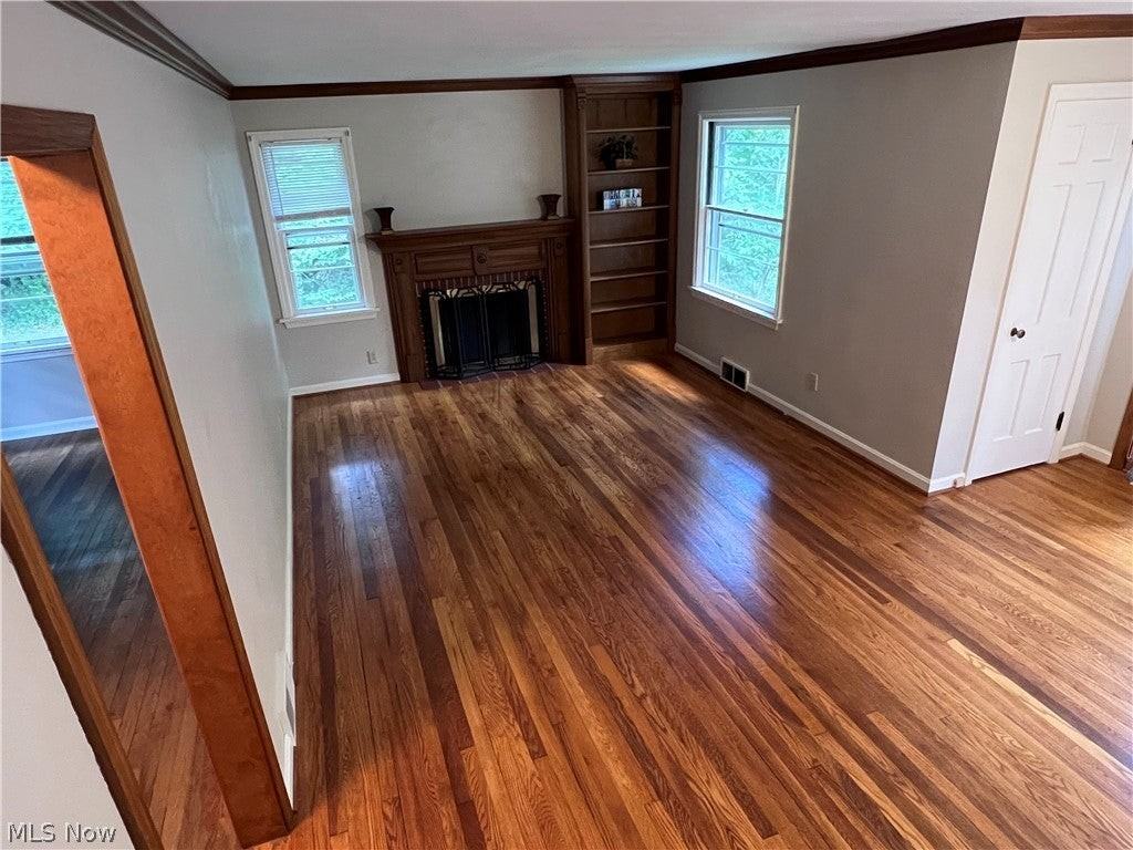 75 Olive St - Photo 4 of 32