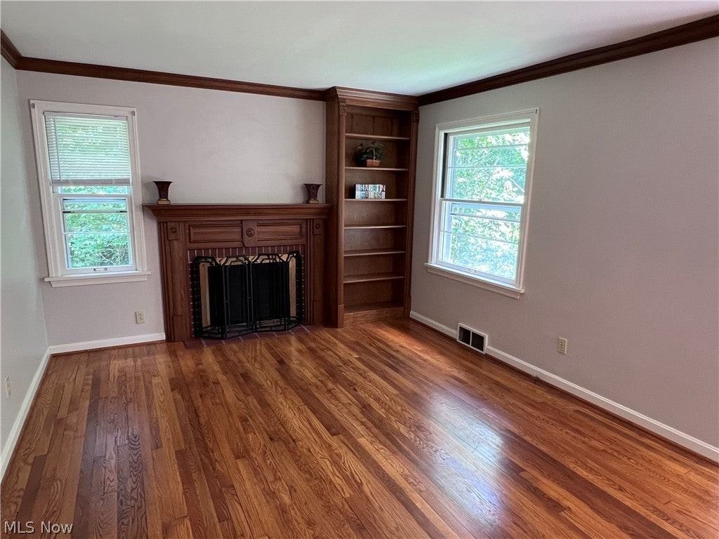75 Olive St - Photo 5 of 32