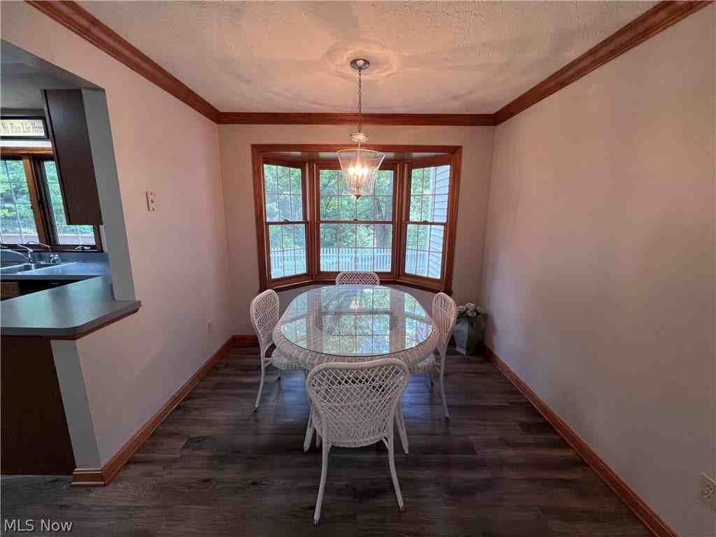 75 Olive St - Photo 7 of 32