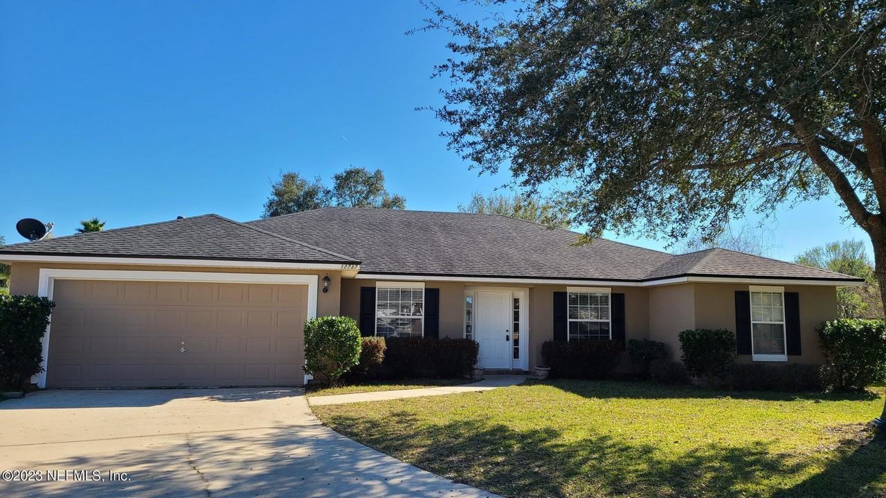 12737 Chandler View Ct