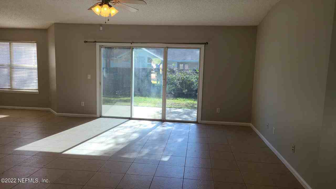 12737 Chandler View Ct - Photo 5 of 18