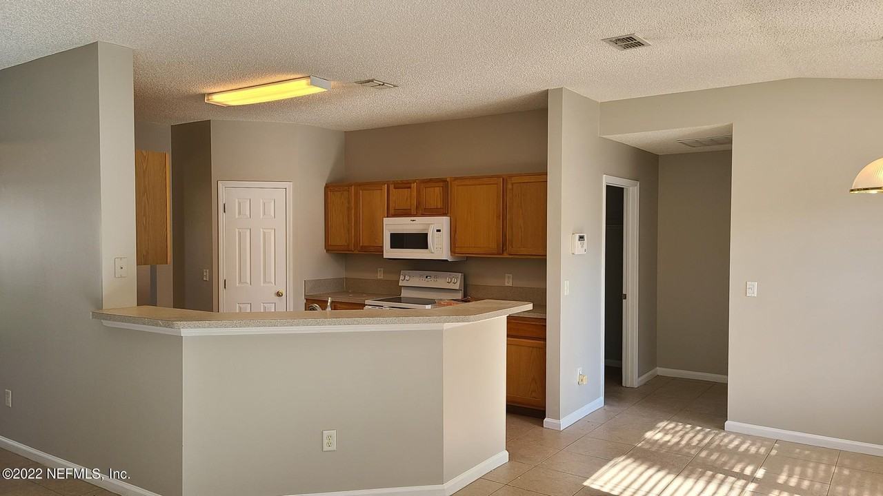 12737 Chandler View Ct - Photo 7 of 18