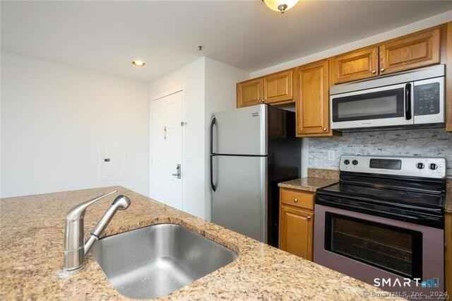 300 Broad St - Photo 2 of 12