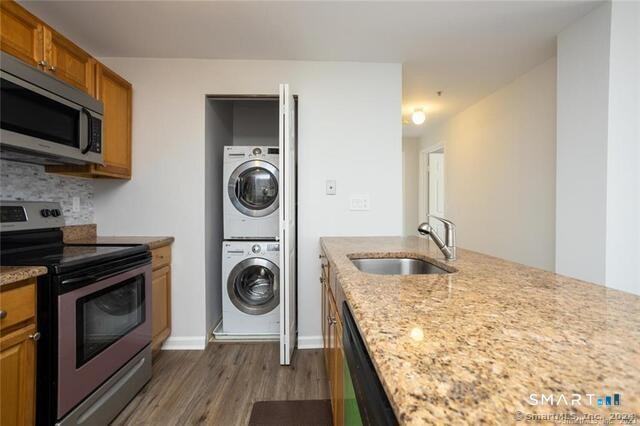 300 Broad St - Photo 3 of 12