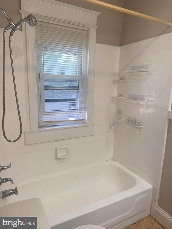 7513 Carroll Ave - Photo 5 of 12