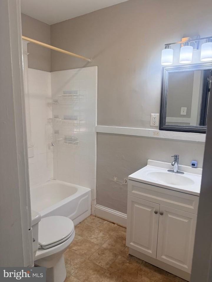 7513 Carroll Ave - Photo 6 of 12