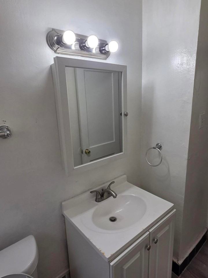 9245 Archdale St - Photo 3 of 26