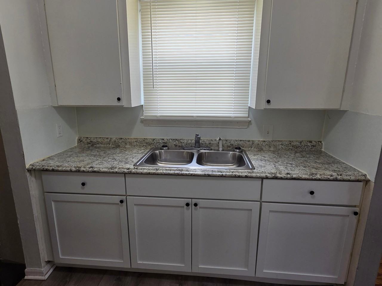 9245 Archdale St - Photo 5 of 26