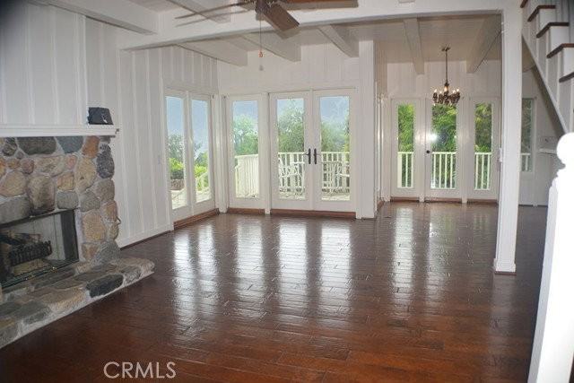 490 Diamond St - Photo 2 of 8