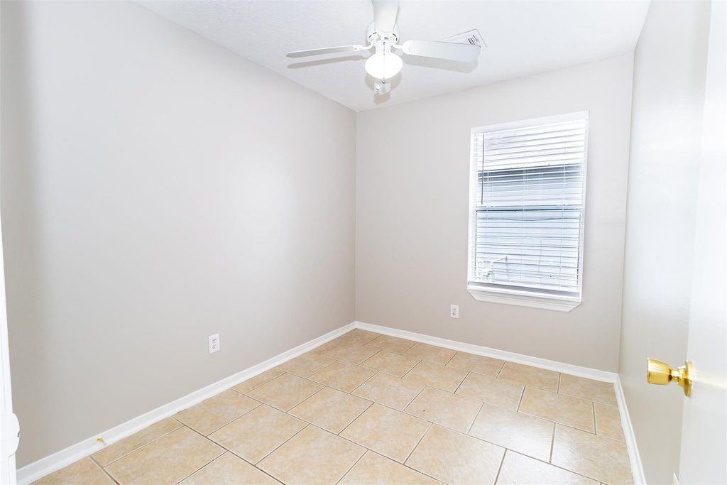15406 Apple Bloom Way - Photo 3 of 9