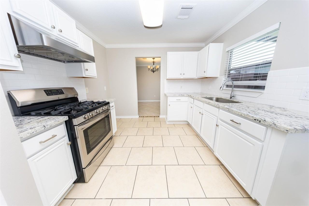 15406 Apple Bloom Way - Photo 5 of 9