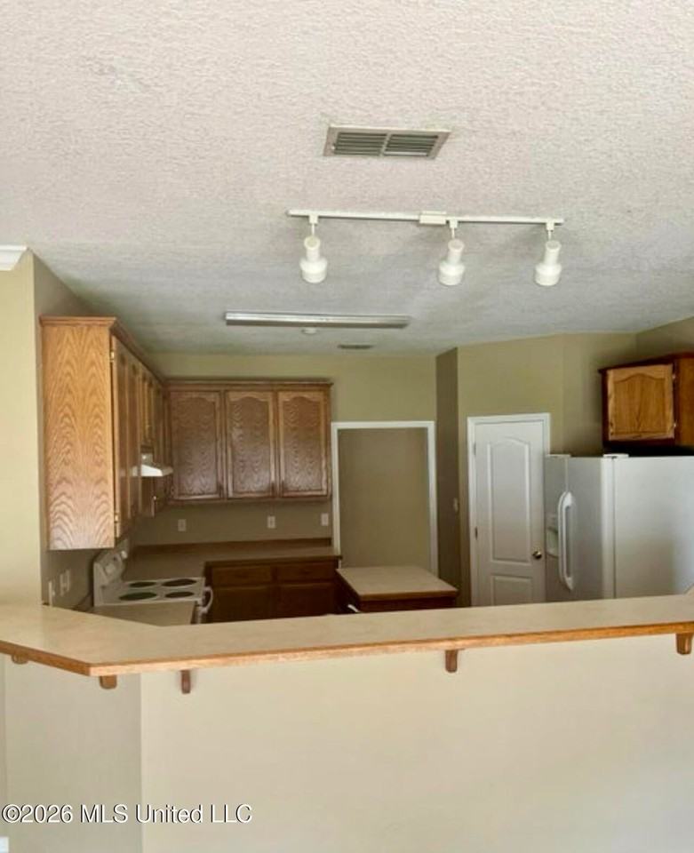 7002 Ute Ct - Photo 3 of 9