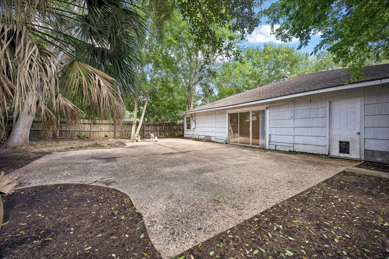 4022 Woodcraft St - Photo 2 of 11