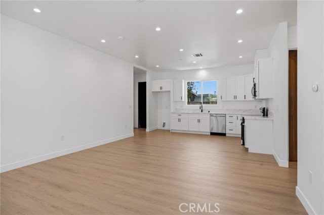 7645 Melvin Ave - Photo 3 of 7