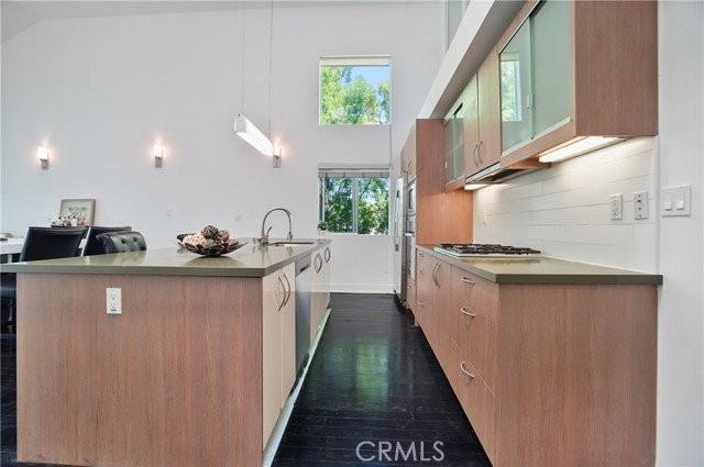 12837 Moorpark St #405 - Photo 2 of 8