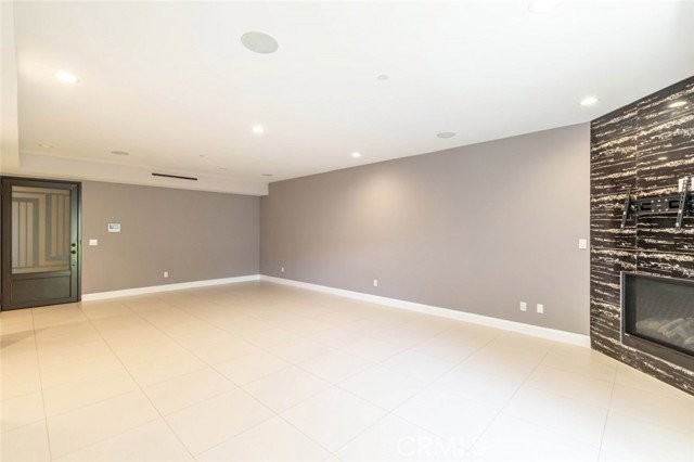 1941 Waltonia Dr #203 - Photo 6 of 8