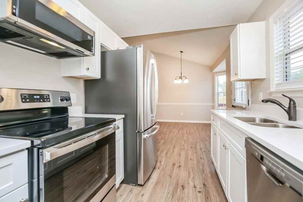300 Southlake Dr - Photo 7 of 16
