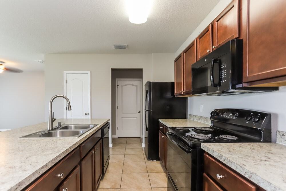 11929 Grand Kempston Dr - Photo 7 of 17