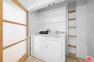 435 Dalehurst Ave - Photo 4 of 8