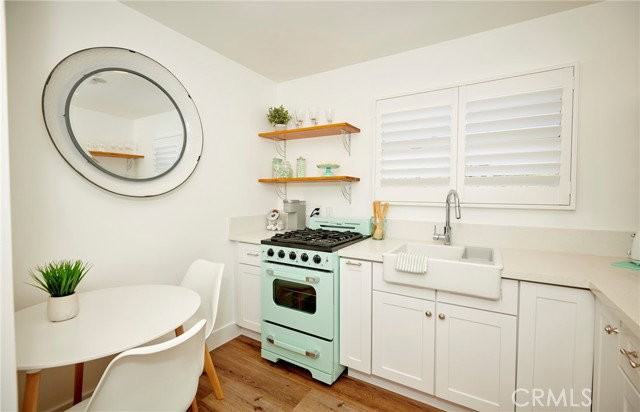 728 Euclid St #D - Photo 6 of 8