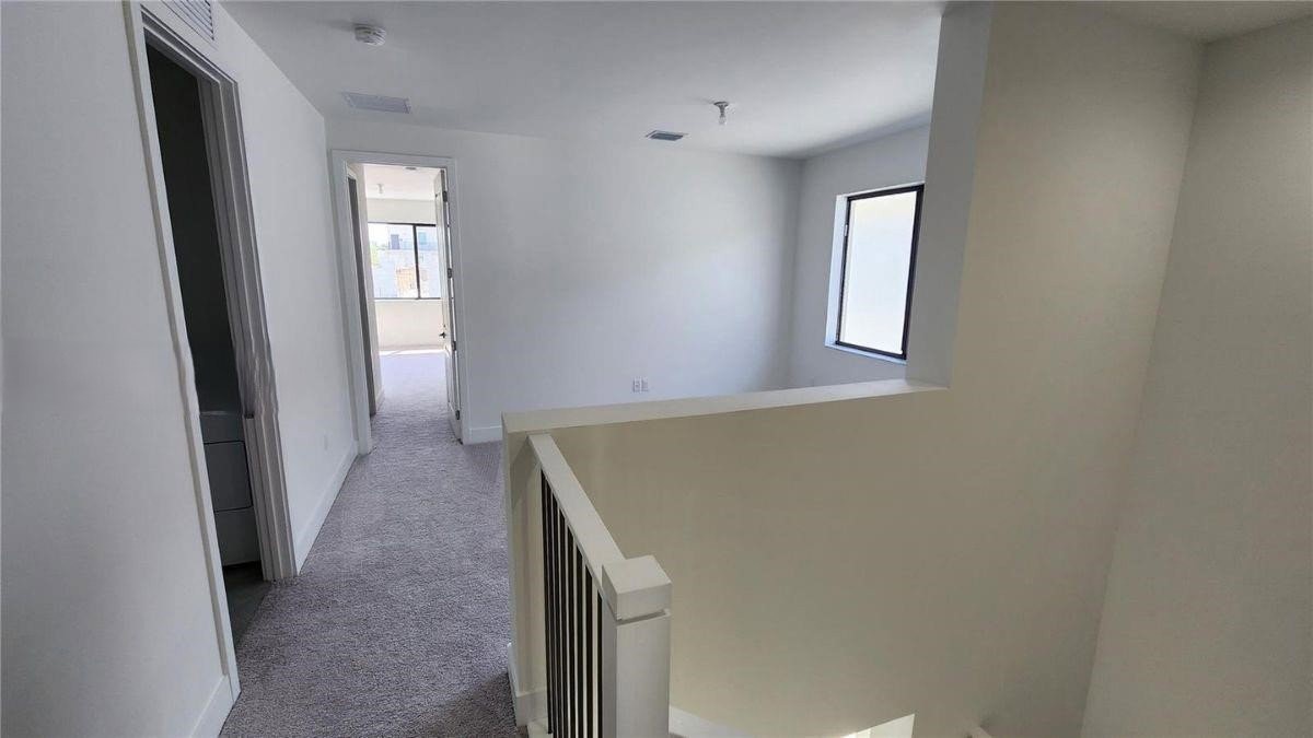 8119 Nw 42nd St - Photo 4 of 8