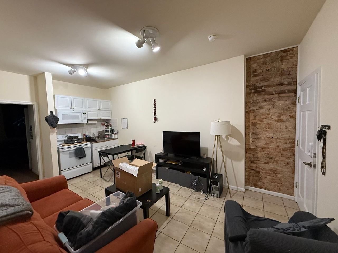 Modern New Luxury Temple Apartments - Photo 7 of 41