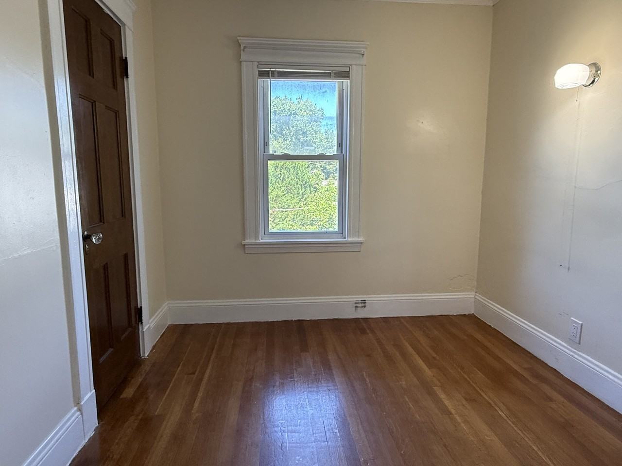 1639 Washington St - Photo 2 of 19