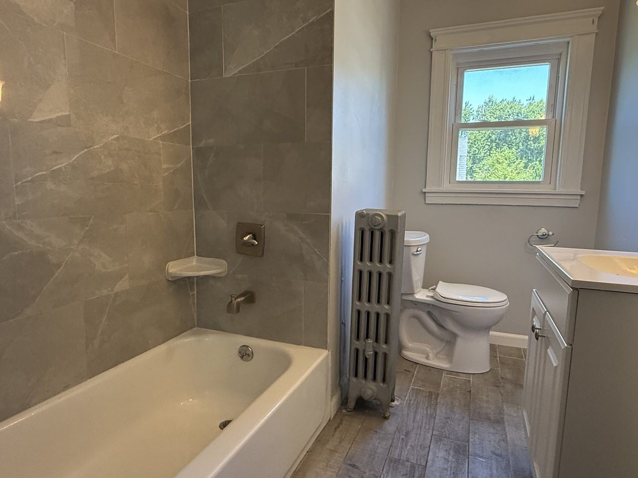 1639 Washington St - Photo 5 of 19