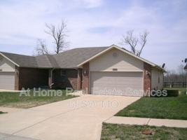 featured image of 1132 N Westwood Ave