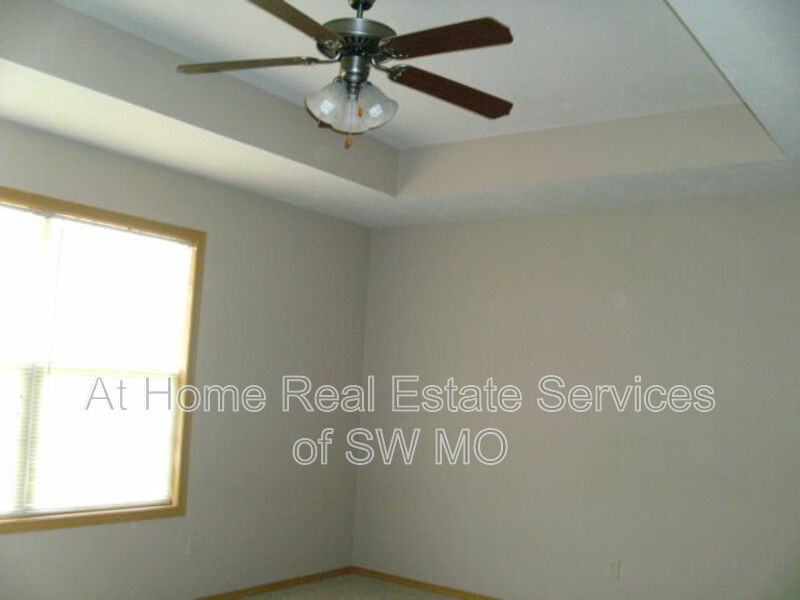 1132 N Westwood Ave - Photo 7 of 9