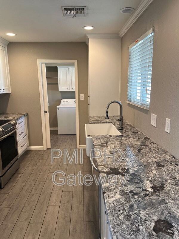 1336 W 12th St - Photo 5 of 7