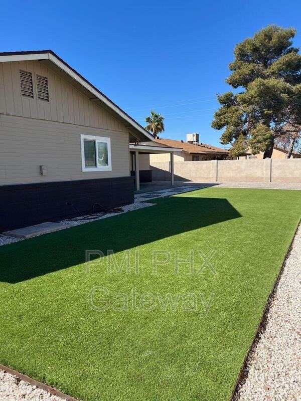 1336 W 12th St - Photo 7 of 7