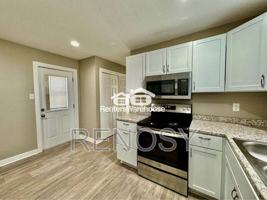 featured image of 1138 E 8th St