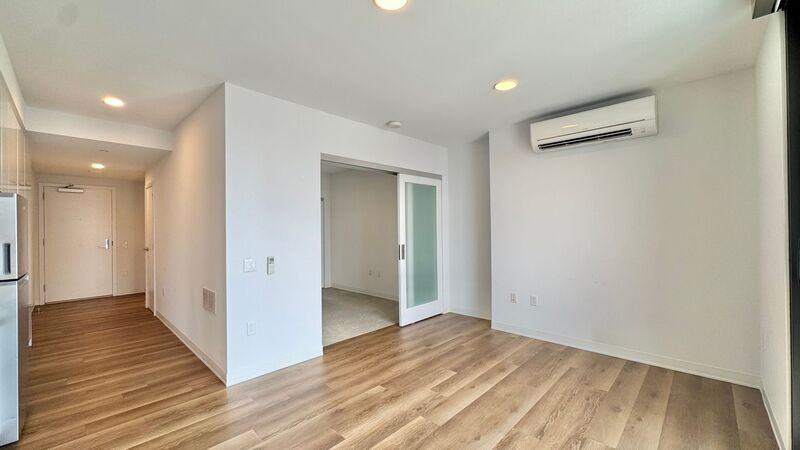 987 Queen St #2511 - Photo 4 of 25