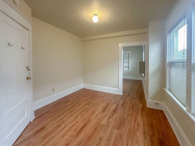 2708 Ne Sandy Blvd #2 - Photo 5 of 14
