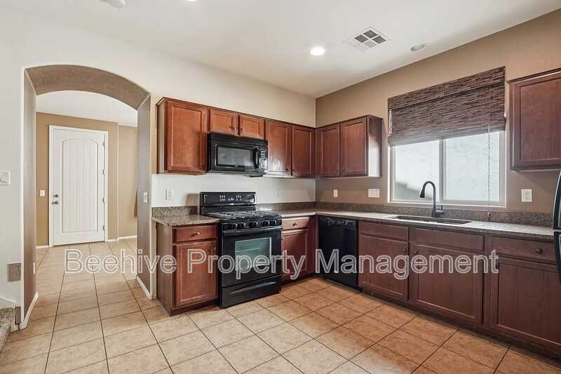 2947 N Evergreen St - Photo 2 of 6