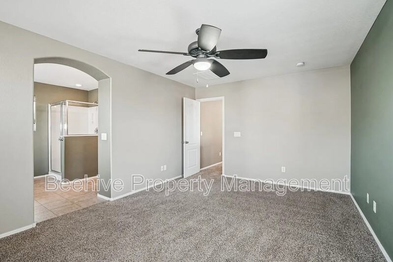 2947 N Evergreen St - Photo 5 of 6