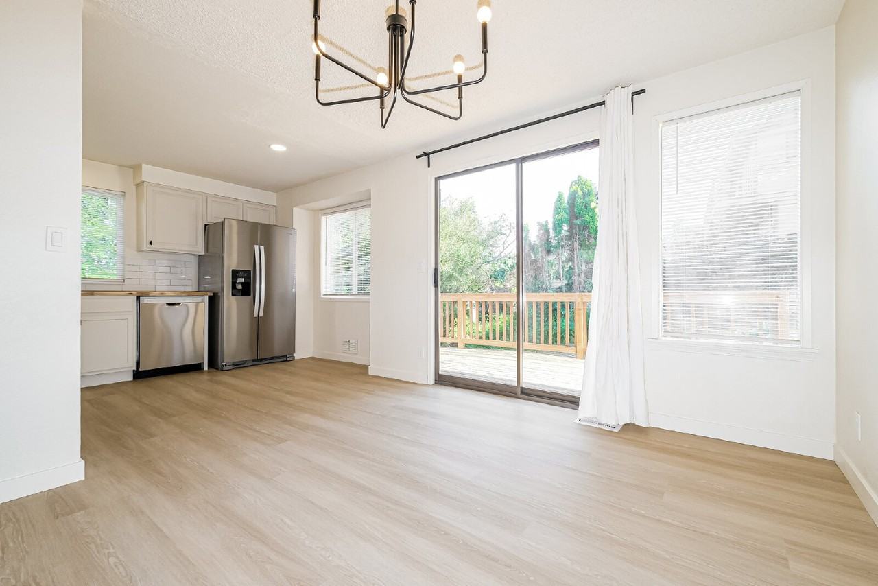 500 S 27th Pl - Photo 3 of 16