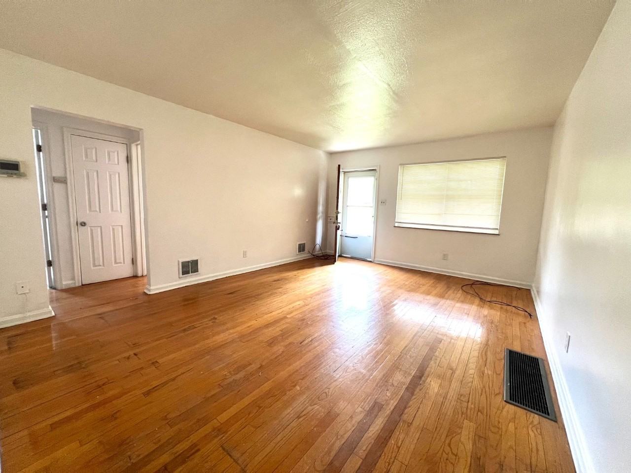 3119 Cavanaugh Ave - Photo 2 of 6