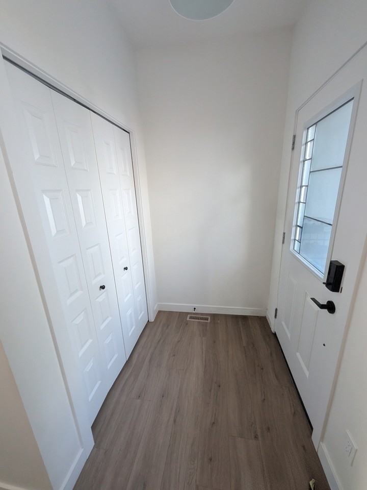 57 Silverton Glen Gate - Photo 2 of 20