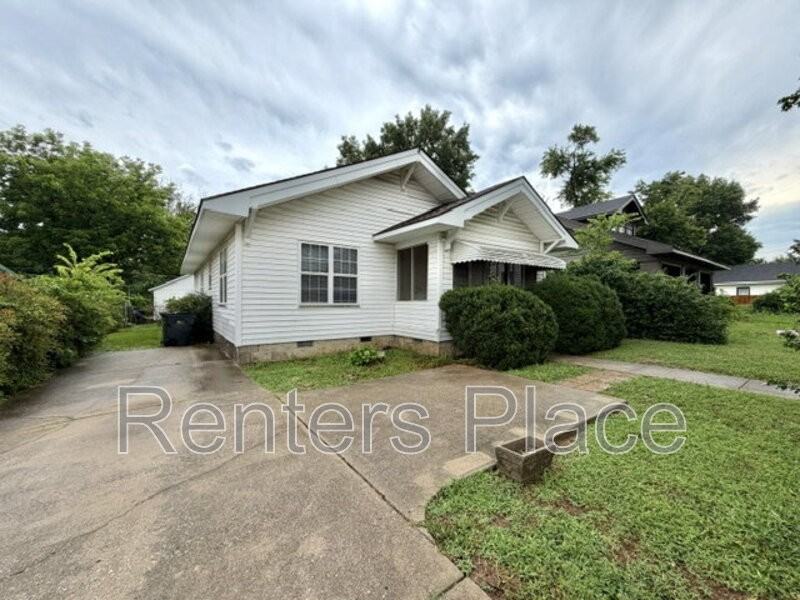 204 S Birch St - Photo 2 of 24