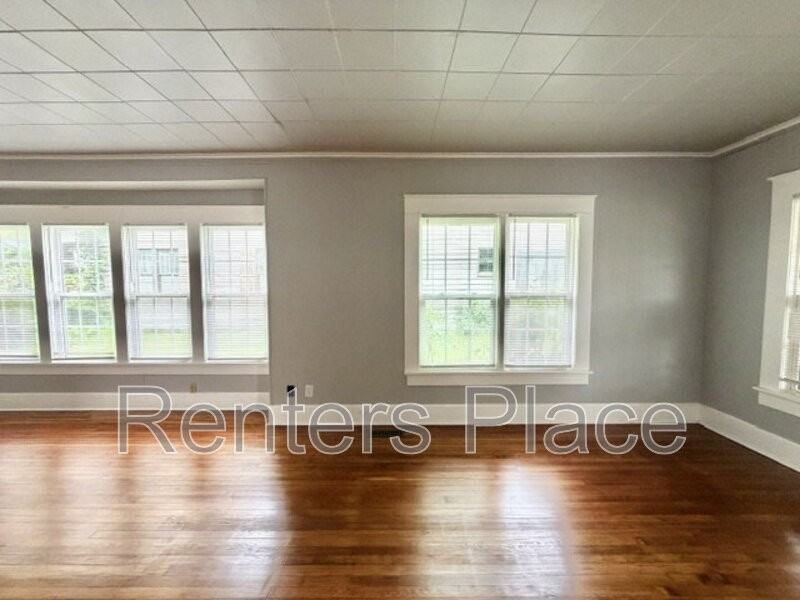 204 S Birch St - Photo 4 of 24