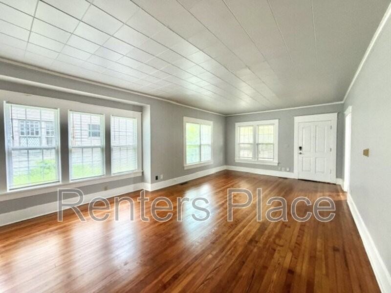 204 S Birch St - Photo 7 of 24