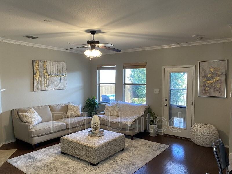 15620 Gatehouse Dr - Photo 5 of 32