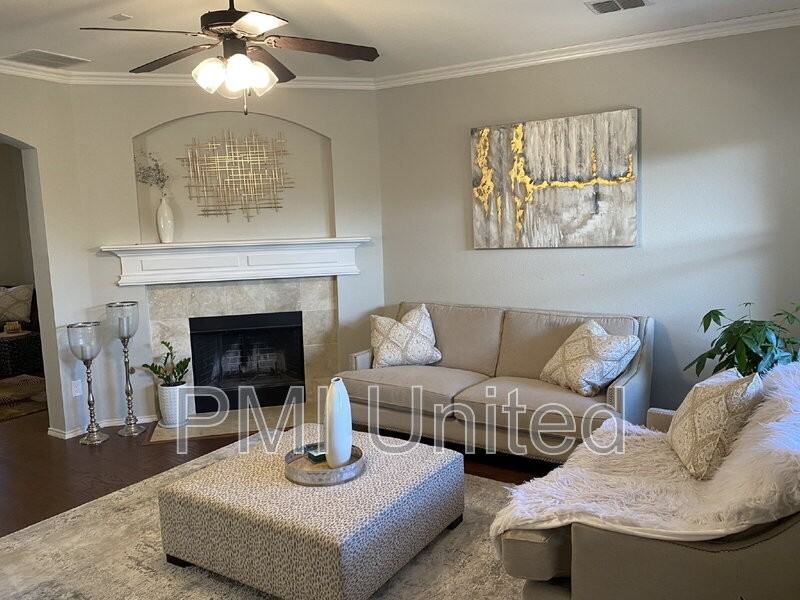 15620 Gatehouse Dr - Photo 6 of 32