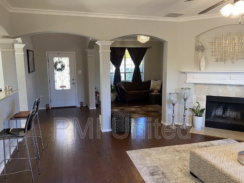 15620 Gatehouse Dr - Photo 7 of 32