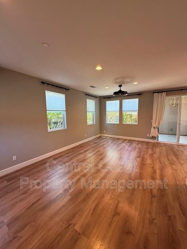 490 Palisade Dr - Photo 2 of 29